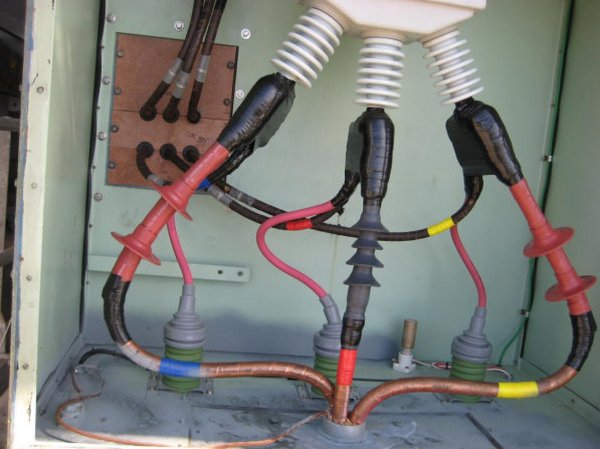 电机局部放电在线监测系统的工作原理